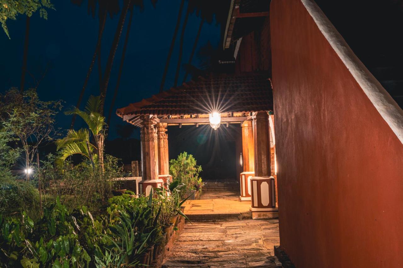 Sawantwadi Palace Boutique Art Hotel Ngoại thất bức ảnh