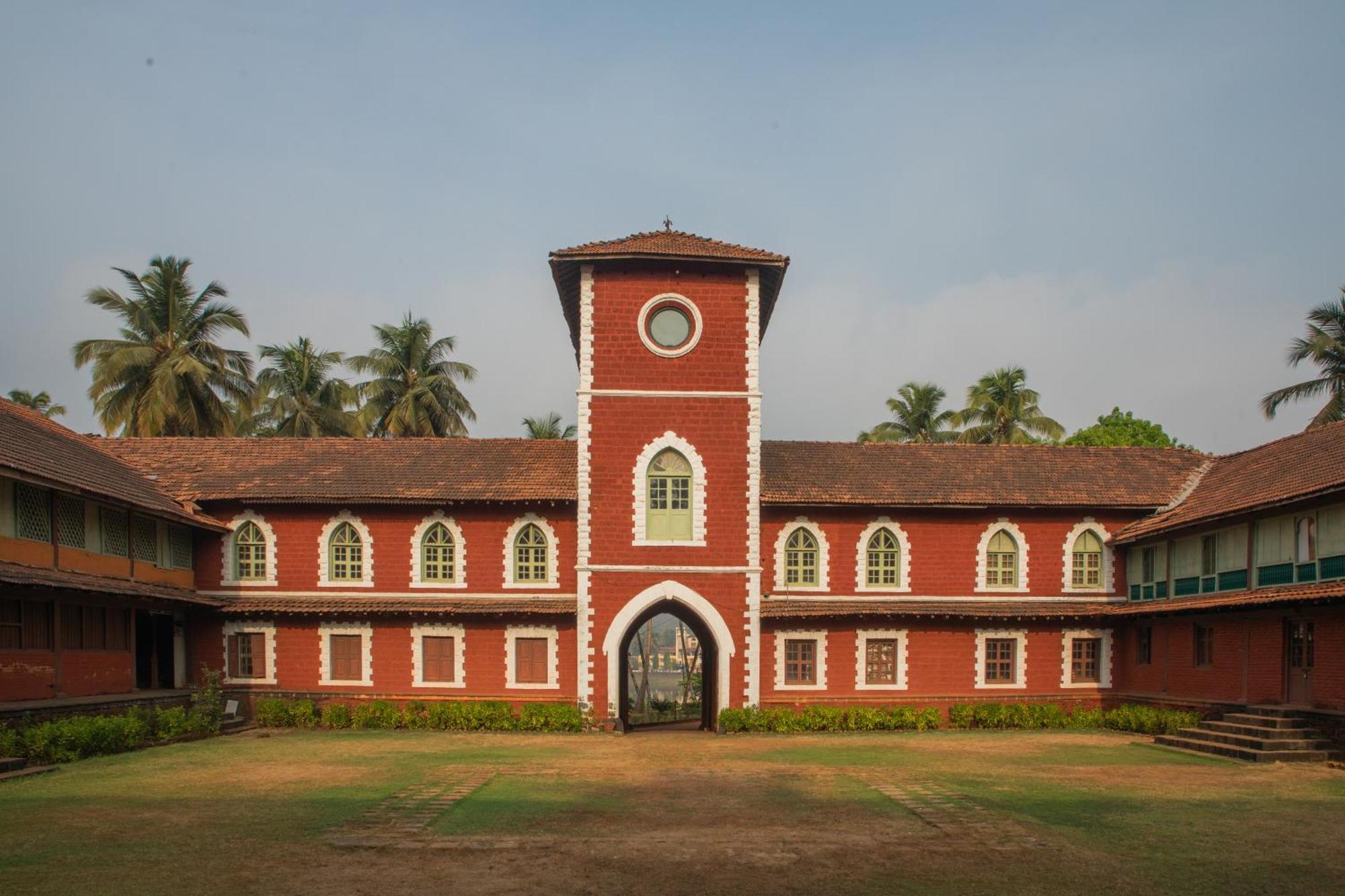 Sawantwadi Palace Boutique Art Hotel Ngoại thất bức ảnh
